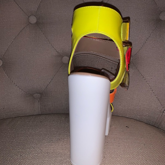 New Arrival Bright Strappy Heel - Picture 4 of 5